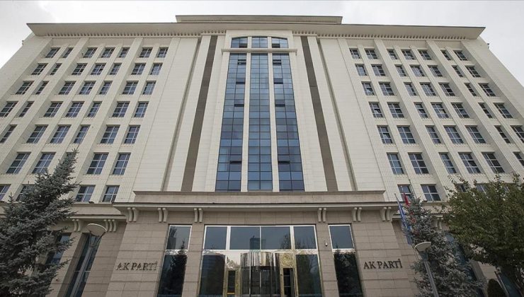 AK Parti Anayasa Komisyonu toplandı