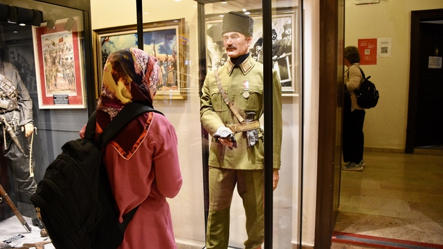 Atatürk’ün orijinal üniforması Samsun Kültür Yolu Festivali’nde sergileniyor