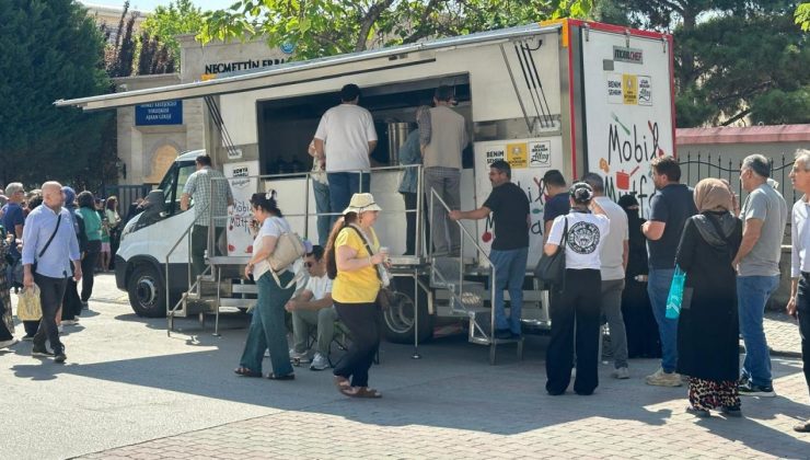 Konya Büyükşehir Belediyesi’nden YKS’ye girecek öğrencilerin ailelerine ikram!