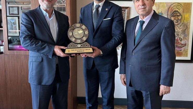 Prof. Dr. Kürşad Zorlu, Kanal 7 Medya Grubu’nu ziyaret etti