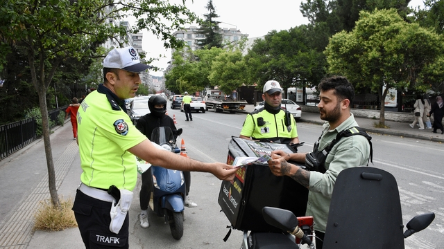 Samsun’da motosiklet sürücüleri “güvenli motosiklet sürüşü” hakkında bilgilendirildi