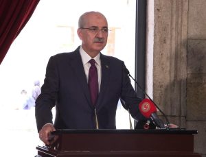 TBMM Başkanı Kurtulmuş, Anıtkabir’i ziyaret etti