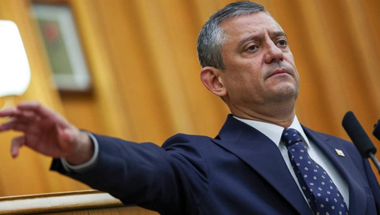 AK Parti’den Özgür Özel’e ‘cunta başkanı’ tepkisi: Ne siyasettir ne de muhalefet!