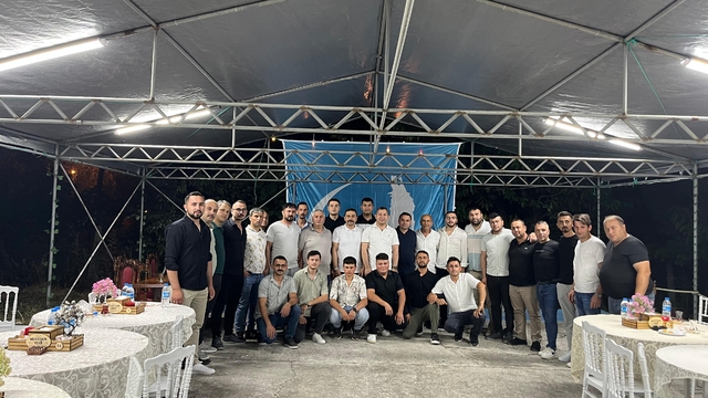 Alaçam Belediye Başkanı Özdemir Ülkü Ocakları’nın ilçe yönetimiyle bir araya geldi