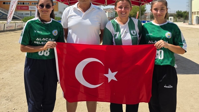 Alaçamspor’un altın kızları dünya şampiyonasında Türkiye’yi temsil edecek
