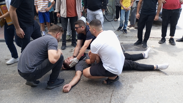 Çarşamba’da hafif ticari araçla çarpışan motosikletin sürücüsü yaralandı