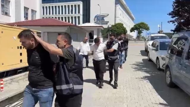 Eğlence mekanında silahlı saldırı; 2 yaralı (2)