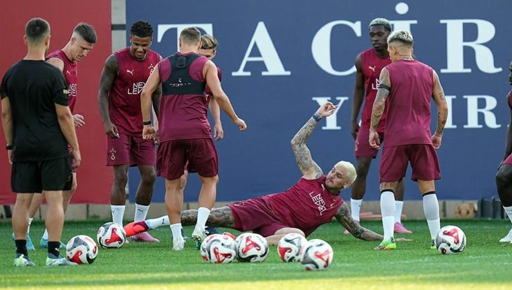 Galatasaray, hazırlıklarını çift idmanla sürdürdü