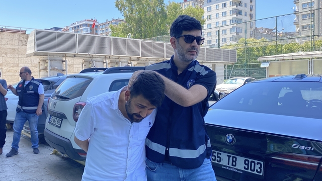 Kavga ettiği kişiyi otomobiliyle 2 kez üzerinden geçip öldüren şüpheli ve 2 arkadaşı adliyede (2)