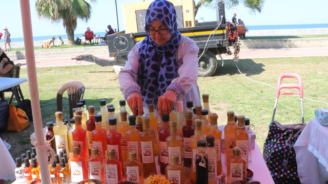 Pandemide bahçesinde yapımına başladığı sirke, geçim kapısı oldu