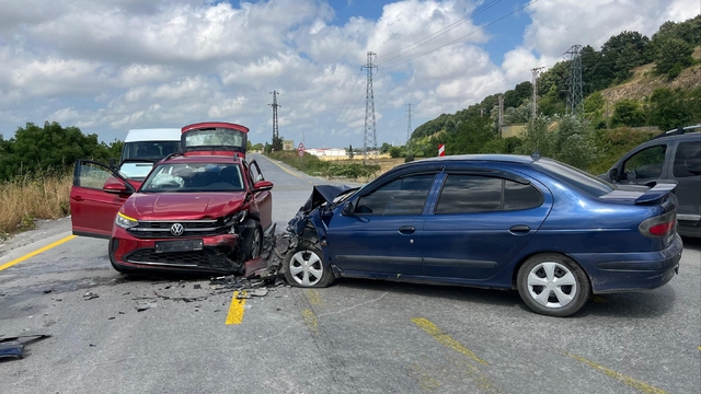 Samsun’da iki otomobilin çarpıştığı kazada sürücüler yaralandı