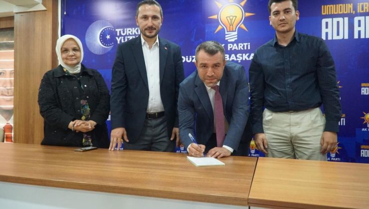 YRP’den istifa eden Uğur Gürsoy AK Parti’ye katıldı