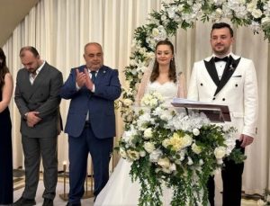 AK Partili Milletvekilinden CHP’li Başkana Atatürk ayarı: Salondan alkış yükseldi