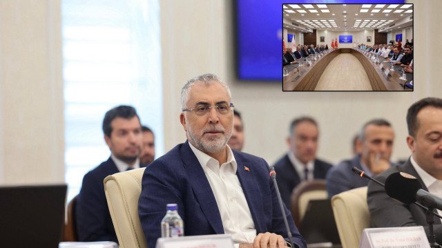 Bakan Işıkhan: Memurlarımızın haklarını genişletmek için mesai harcadık