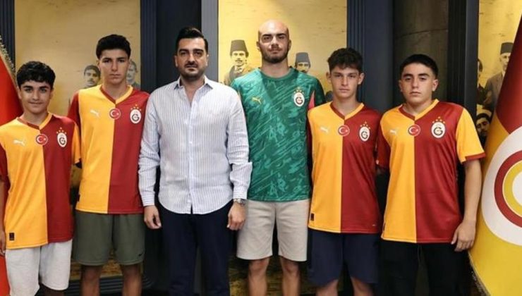 Galatasaray 7 futbolcuyu kadrosuna kattı!