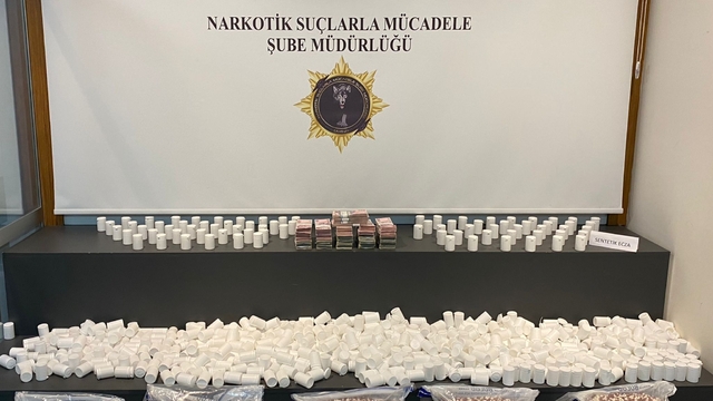 Karpuz yüklü kamyonetten 110 bin 466 adet sentetik ecza hap çıktı