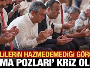 Özgür Özel’in partilileri kızdıran ‘pozları’: Cuma namazı görüntüleri tartışma yarattı!