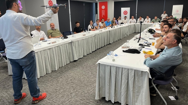 Samsun’da yeni nesil habercilik için gazetecilere dron eğitimi veriliyor