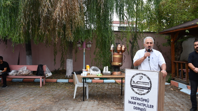 Vezirköprü İmam Hatip Lisesi mezunları pilav gününde bir araya geldi