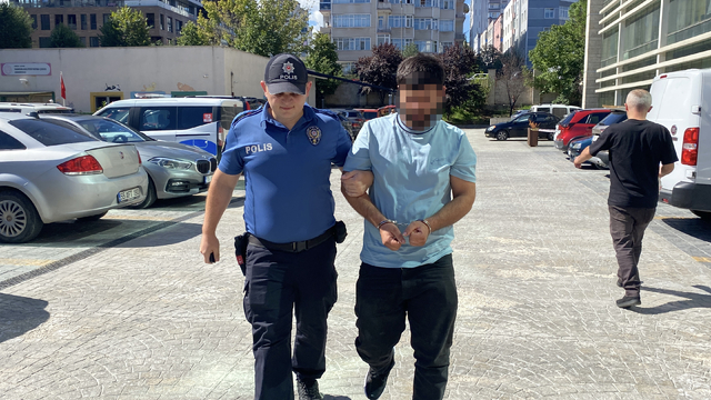 Araçlarının önünü kesip husumetlisi ve eşini darbeden şüpheliye gözaltı