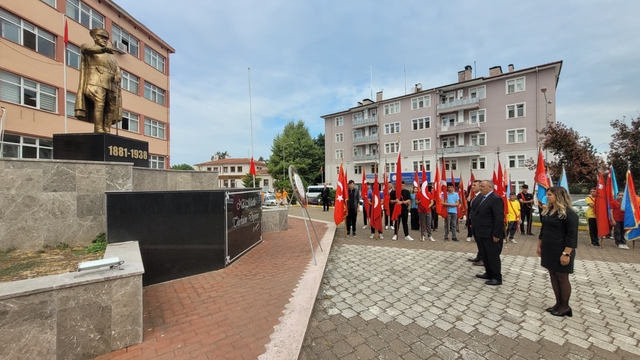 Çarşamba, Vezirköprü ve Salıpazarı’nda öğrenciler dersbaşı yaptı