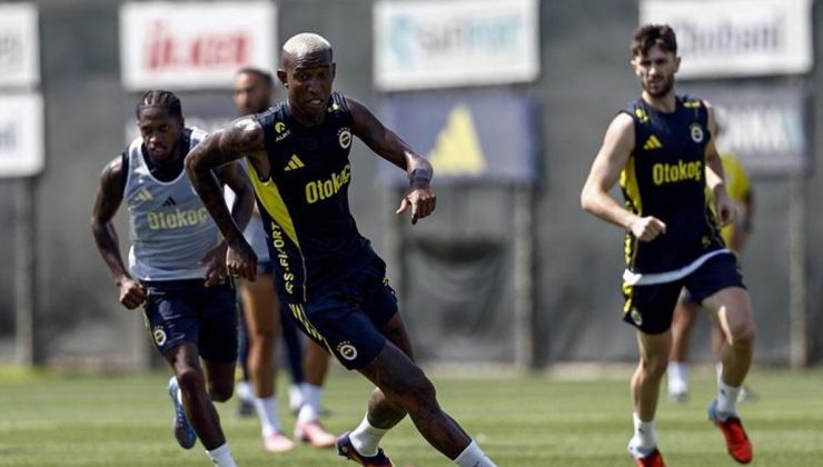 Fenerbahçe antrnemanalara devam etti