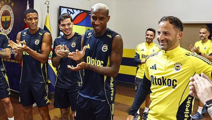 Fenerbahçe’nin yeni hocası Domenico Tedesco’ya sürpriz doğum günü kutlaması!