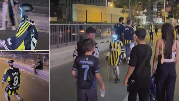 Kadıköy’de Kerem Aktürkoğlu formalı robot görenleri şaşkına çevirdi