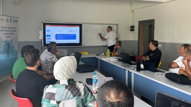 Samsun’da bilişim teknolojileri öğretmenlerine siber güvenlik eğitimi verildi