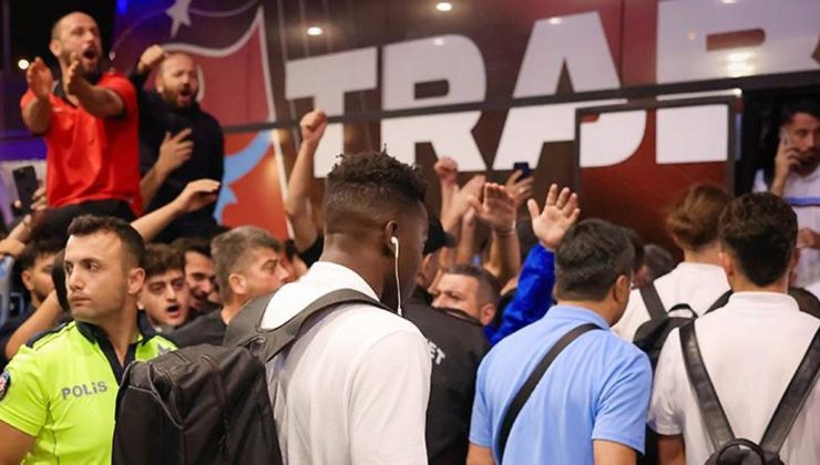 Trabzonspor taraftarı fenerbahçe maçının ardından takımı karşıladı