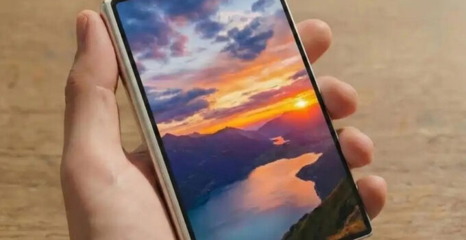 Katlanabilir Ekranlarda Yeni Boyut: Galaxy Z Wide Fold İlk Kez Görüntülendi